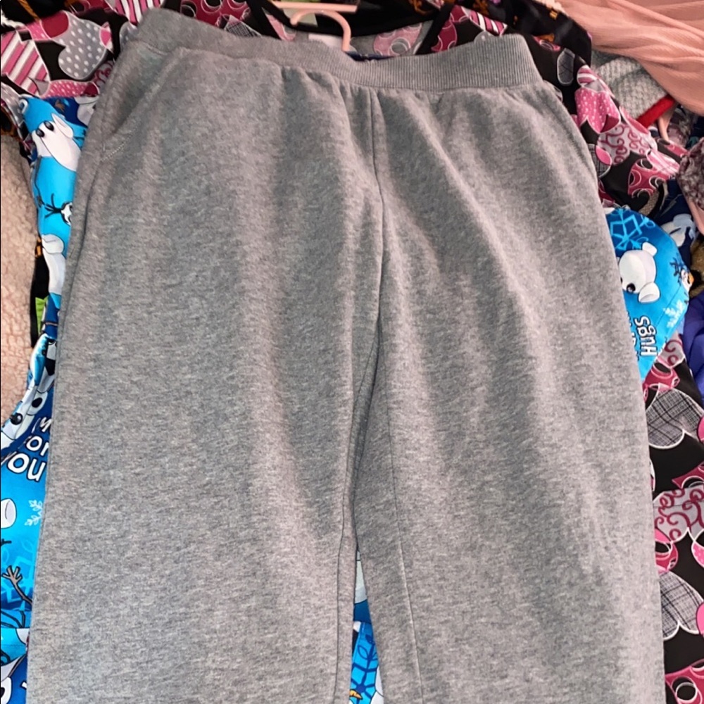 grey sweats size small